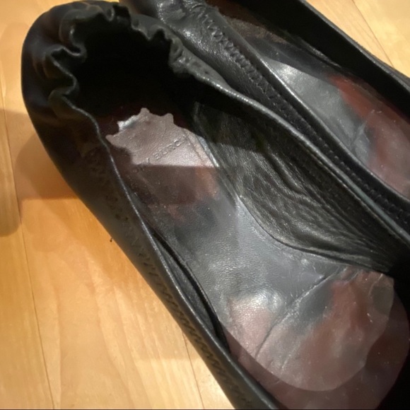 *SOLD*Tory Burch Black Gold Reva Ballet Flat size8 - Picture 6 of 10